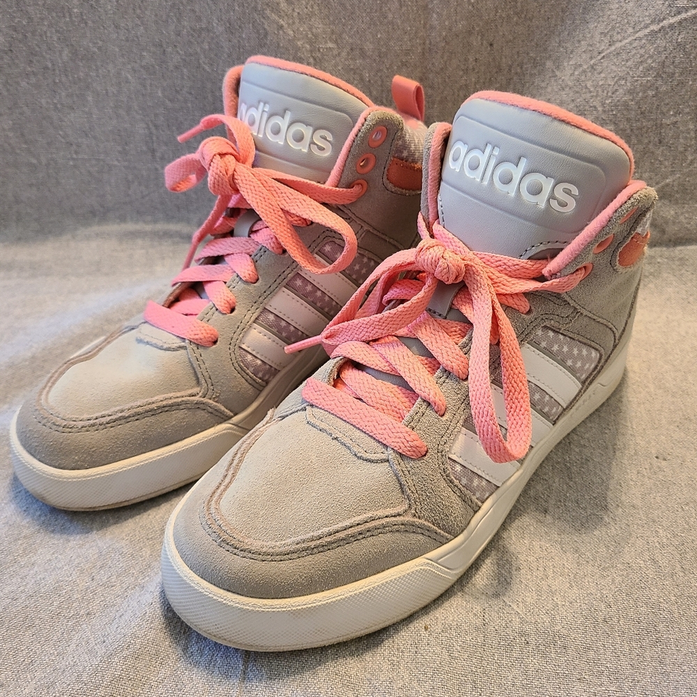 Kids Hi-top Adidas suede shoe
